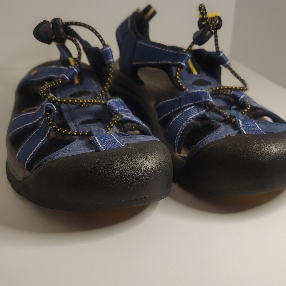 Keen Women's Navy and Black Adventure Sandals
